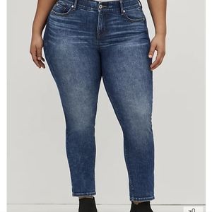 Bombshell Straight Jeans 24S